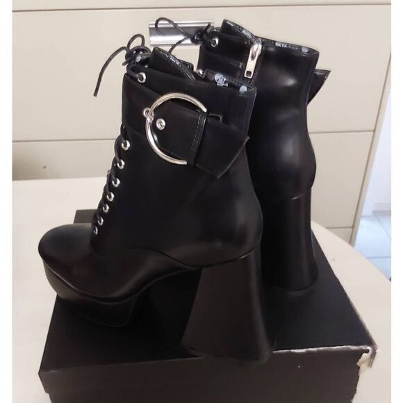 BNIB~Dolls Kill Lamoda Black Hardly Lace Up Buckle Accent Platform Boots Sz 10M - Picture 3 of 10